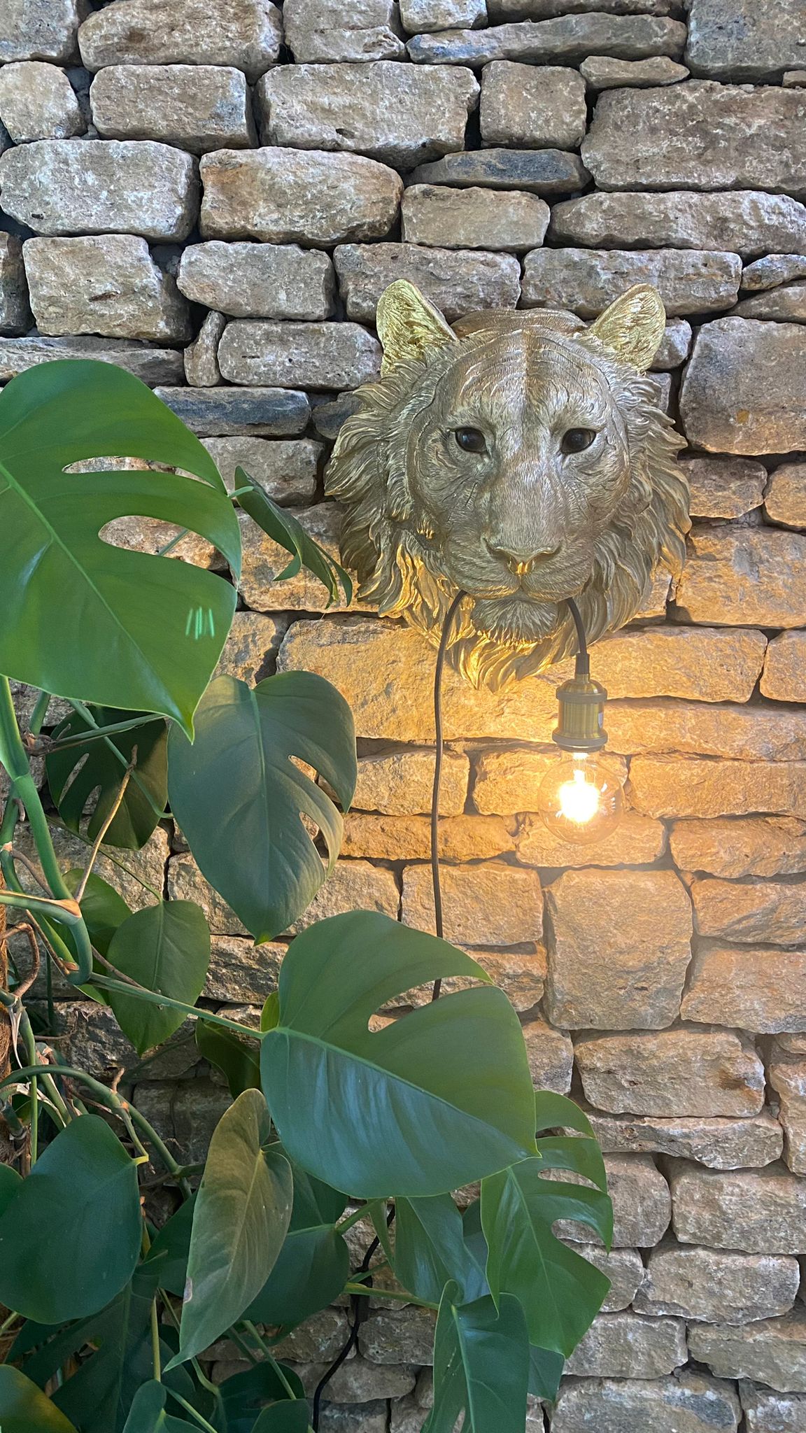 Lion Head Wall Light